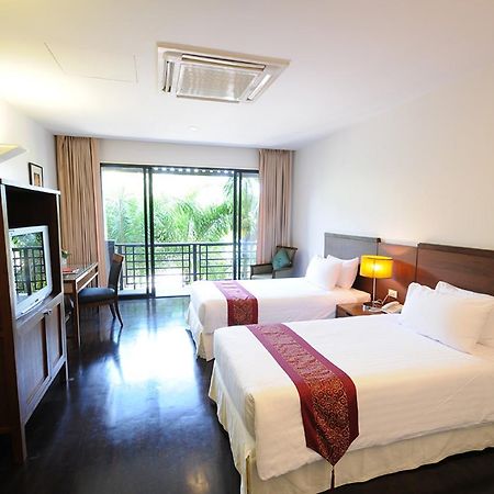 Гостьовий будинок Suwan Golf & Country Club Nakhon Chai Si Екстер'єр фото