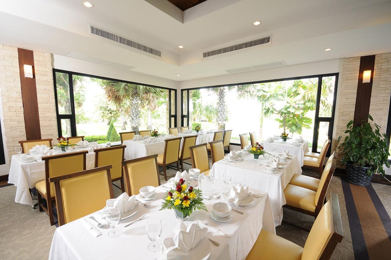 Гостьовий будинок Suwan Golf & Country Club Nakhon Chai Si Екстер'єр фото