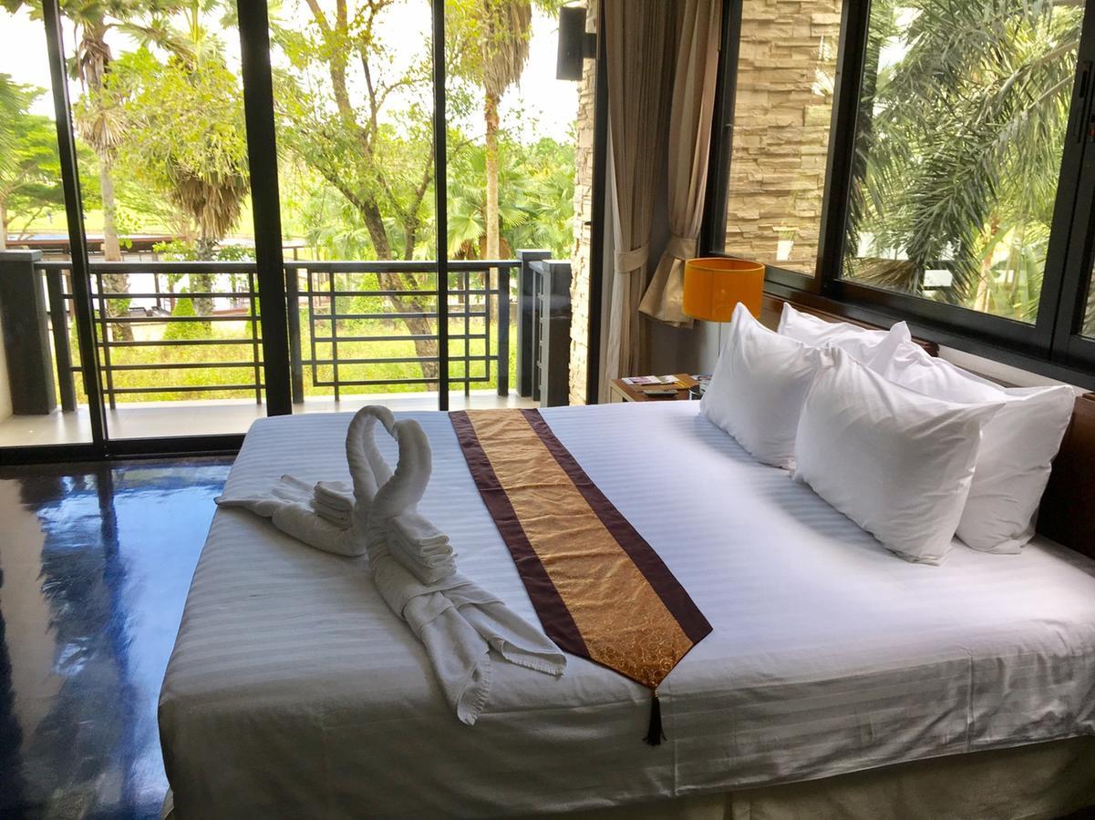 Гостьовий будинок Suwan Golf & Country Club Nakhon Chai Si Екстер'єр фото