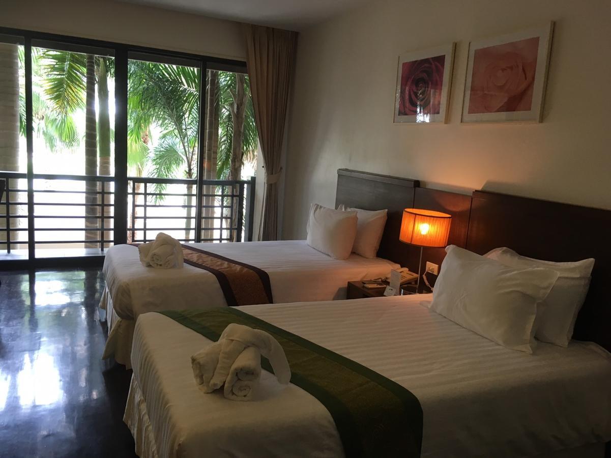 Гостьовий будинок Suwan Golf & Country Club Nakhon Chai Si Екстер'єр фото