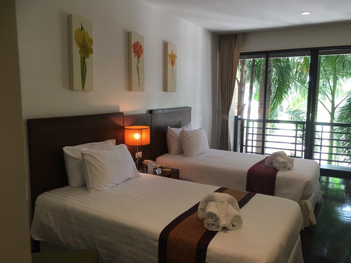 Гостьовий будинок Suwan Golf & Country Club Nakhon Chai Si Екстер'єр фото