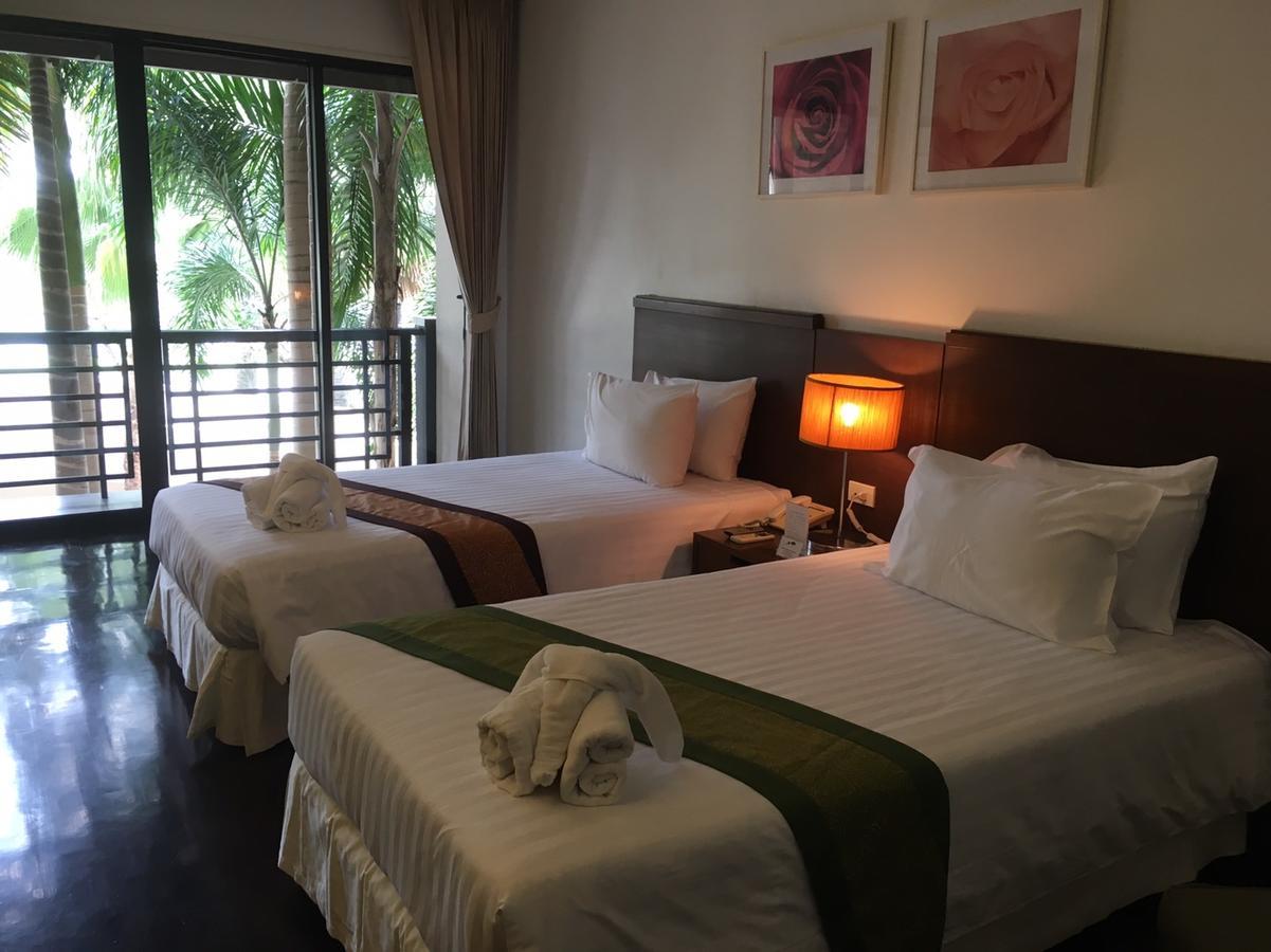 Гостьовий будинок Suwan Golf & Country Club Nakhon Chai Si Екстер'єр фото