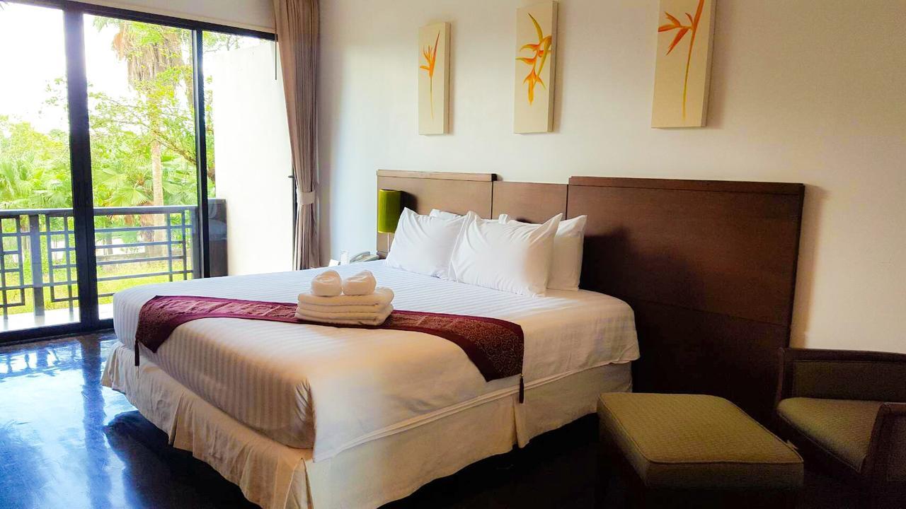 Гостьовий будинок Suwan Golf & Country Club Nakhon Chai Si Екстер'єр фото