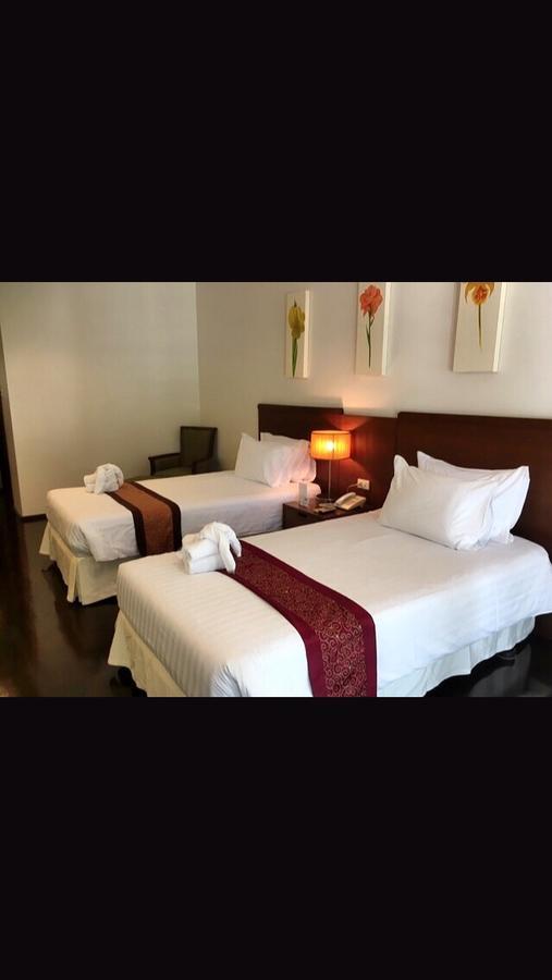 Гостьовий будинок Suwan Golf & Country Club Nakhon Chai Si Екстер'єр фото
